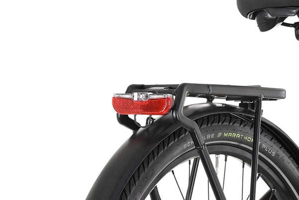 Carver, Fahrrad, Rücklicht, Gepäckträger, Reifen, vor der ersten Fahrt